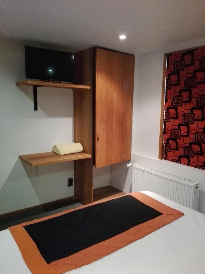 Almer Hostal بونتا أريناس المظهر الخارجي الصورة