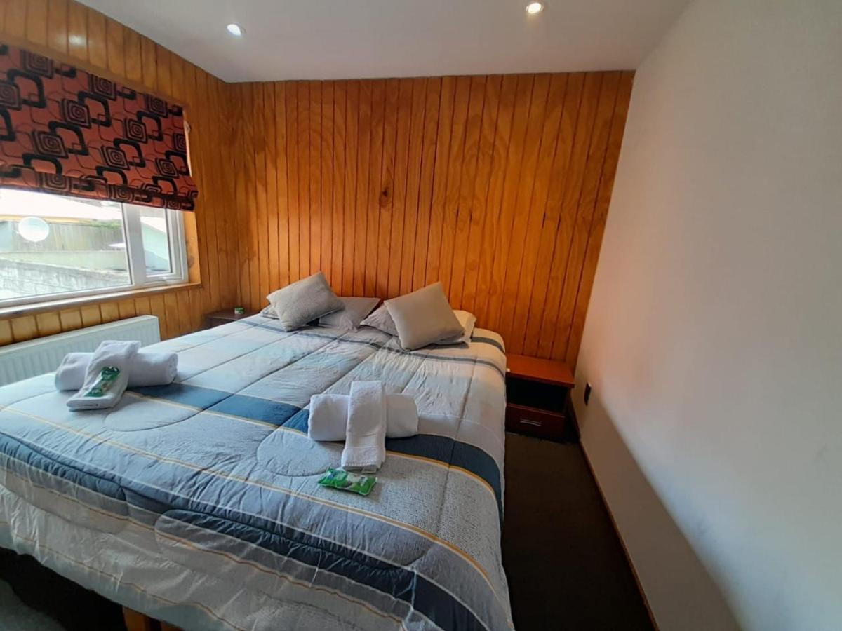 Almer Hostal بونتا أريناس المظهر الخارجي الصورة